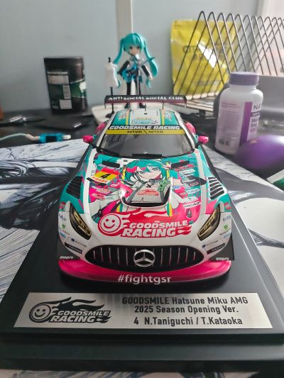 初音未来 GT企划 1/18 GOODSMILE 初音未来 AMG 2025 开幕战