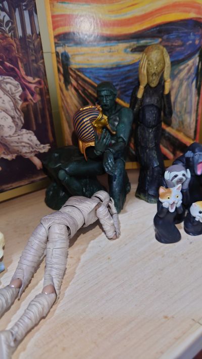 figma#SP-056 桌上美术馆 思考者