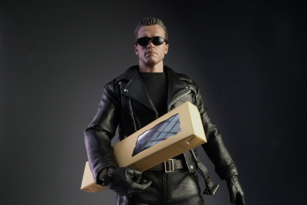 《终结者2:审判日》 T-800(2.0) 1:6比例珍藏人偶