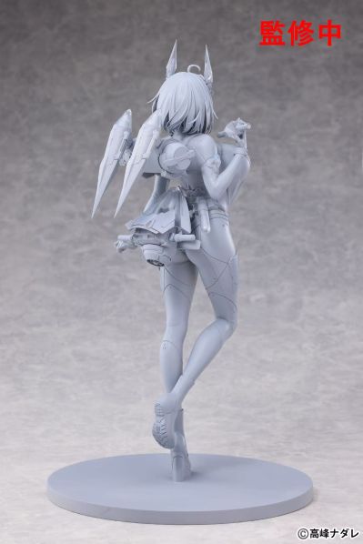 索菲亚· F· 希琳 潜水服