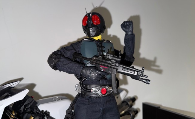 FigZero 1/6   大量出没型变异飞蝗改造人（新·假面骑士）