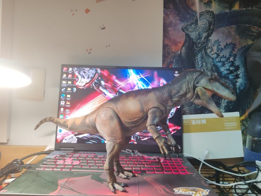 詹氏异特龙– 1/18可动玩偶