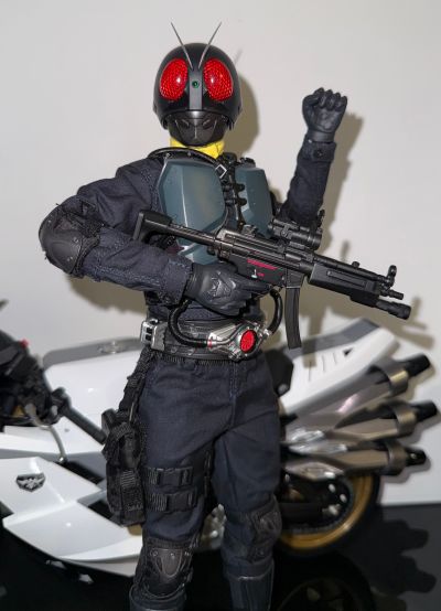 FigZero 1/6   大量出没型变异飞蝗改造人（新·假面骑士）