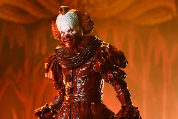 小丑回魂:欢迎来到德里镇- 终极版 血腥潘尼怀斯7英寸可动人偶