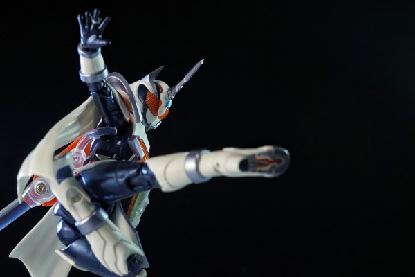 S.H.Figuarts 咚桃太郎