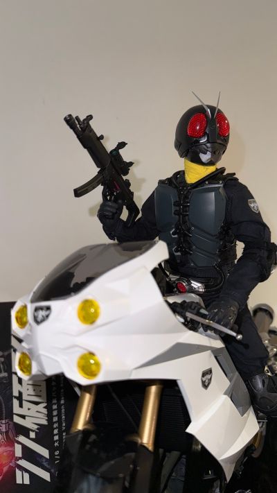 FigZero  1/6 大量出没型变异飞蝗改造人专属旋风号（新·假面骑士）