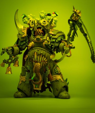 战锤40000 死亡守卫 死亡寿衣终结者勇士 配备收割者镰刀和瘟疫喷射护手