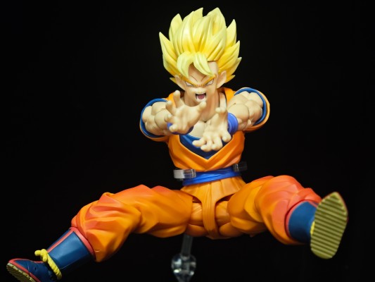 S.H.Figuarts 超级赛亚人孙悟空〈决战开幕〉