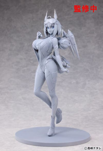 索菲亚· F· 希琳 潜水服