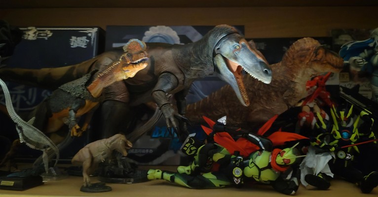 詹氏异特龙– 1/18可动玩偶