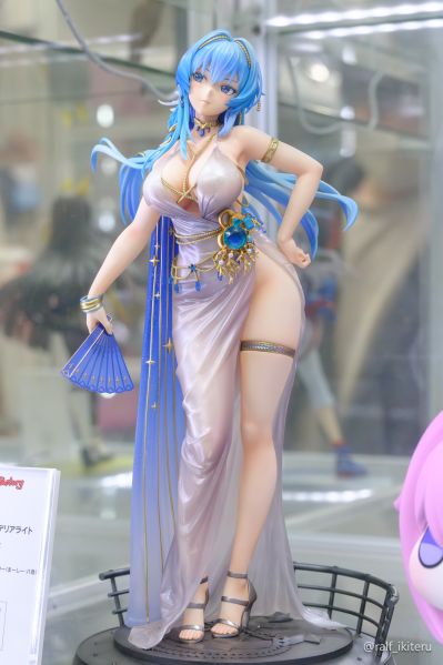 胜利女神：新的希望 海伦：水晶派对