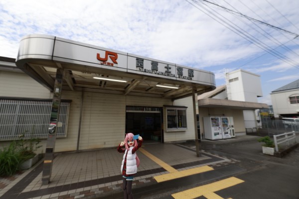 摇曳露营△ 志摩凛 四尾连湖营地