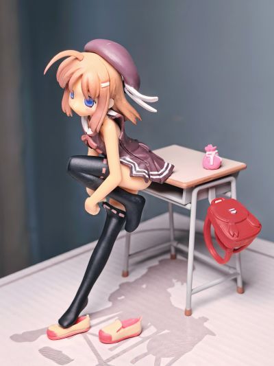 私立ニーソ学园 护刀歩夏 