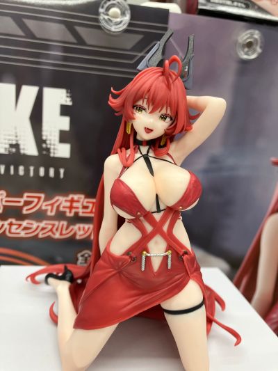 压泡面 胜利女神：新的希望 ー小红帽：荒诞红ー