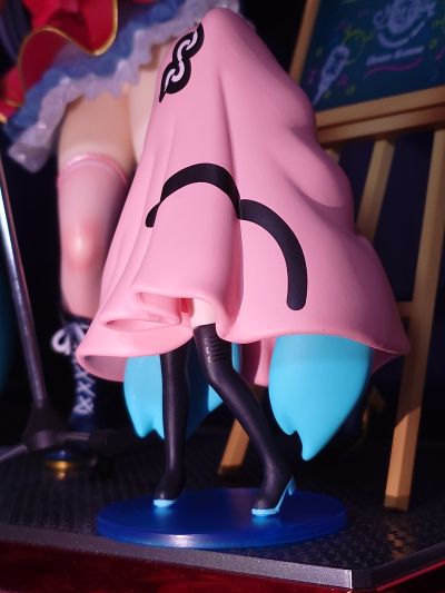 艺术家联名模型 初音未来✕FACE