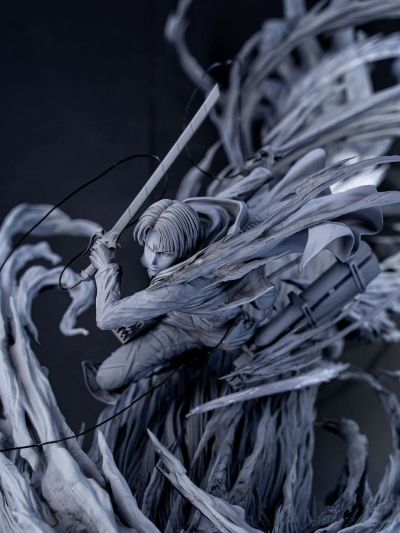 进击的巨人 - 利威尔对阵兽之巨人