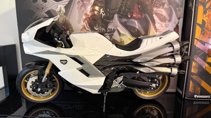 FigZero  1/6 大量出没型变异飞蝗改造人专属旋风号（新·假面骑士）