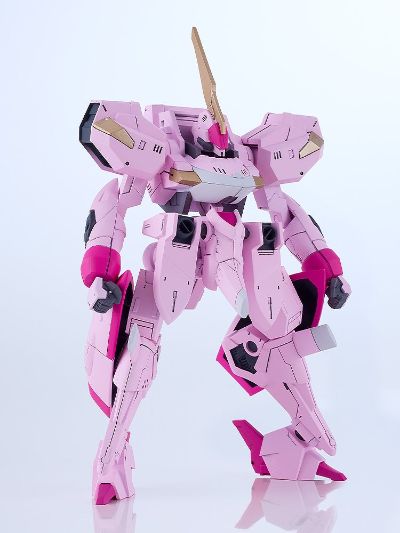 MODEROID TITANOMACHIA SIDE:CC 樱岚（粉红色）／（灰色补土涂装）