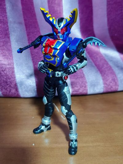 S.H.Figuarts（真骨雕制法）假面骑士钢斗王 超越形态