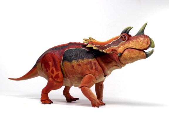 皇家角龙– 1/18可动玩偶