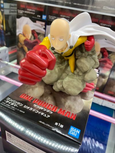 透视手办  一拳超人 琦玉