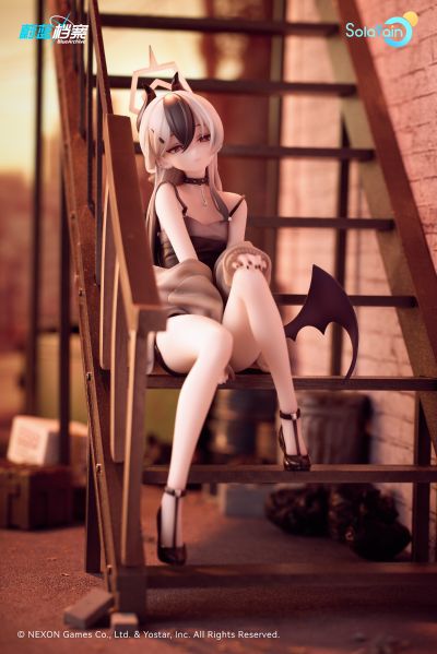 蔚蓝档案 鬼方佳代子（礼服）纪念大厅版