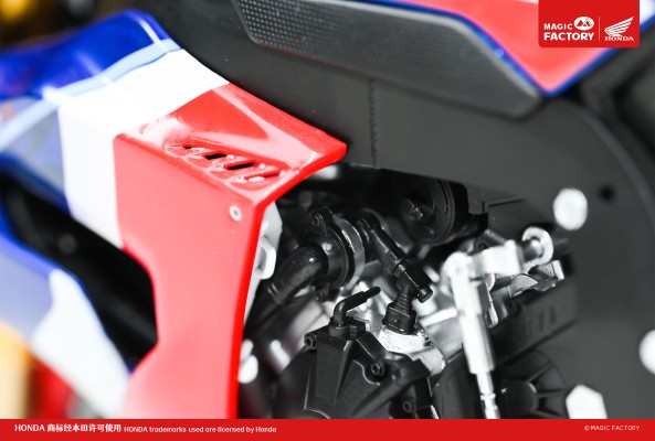 No.1402 免胶预上色1/9 本田CBR1000RR-R 火刃 SP