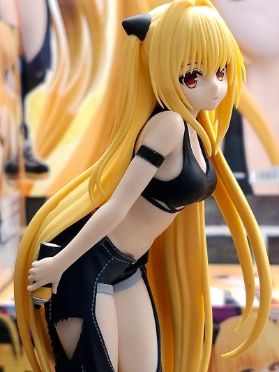 GLITTER&GLAMOURS 出包王女DARKNESS  金色暗影 街头造型