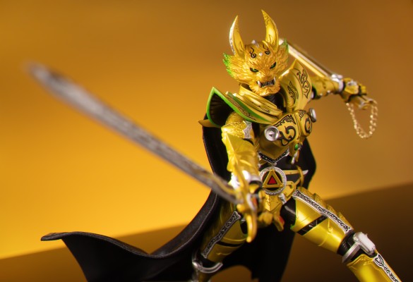S.H.Figuarts（真骨雕制法） 黄金骑士牙狼（冴岛钢牙）牙狼20周年纪念版