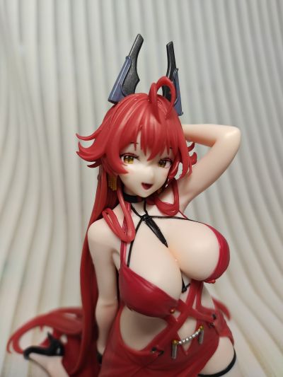 压泡面 胜利女神：新的希望 ー小红帽：荒诞红ー