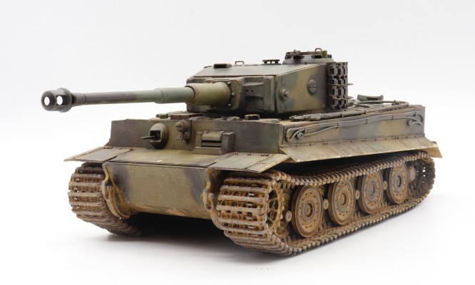 35146 1/35 德国  虎式 重型坦克 I 后期生产型