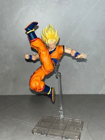 S.H.Figuarts 超级赛亚人孙悟空〈决战开幕〉