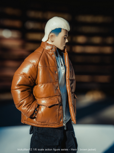 Hero人偶 棕夹克