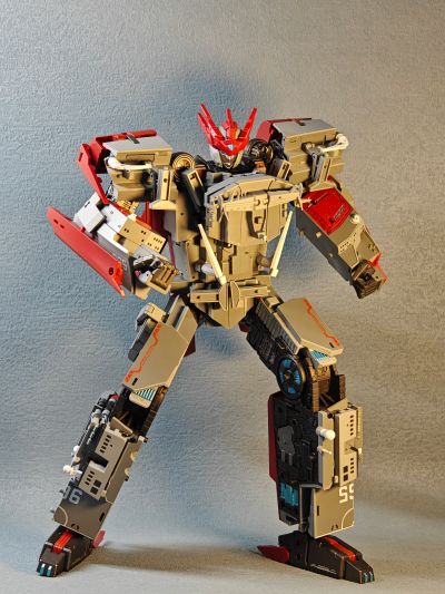 《超合金舰神》 901型综合补给舰变形机甲“精卫”