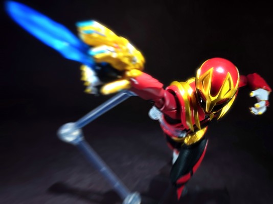 S.H.Figuarts 豪兽狼（首发专属战队指环配套版）