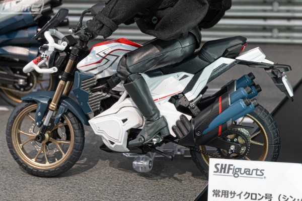 S.H.Figuarts. 新·假面骑士 旋风号标准型