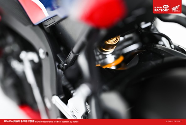No.1402 免胶预上色1/9 本田CBR1000RR-R 火刃 SP