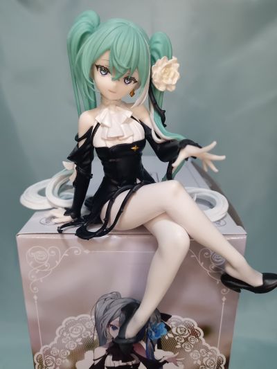 初音未来 压泡面人偶 花仙子系列—白玫瑰仙子—