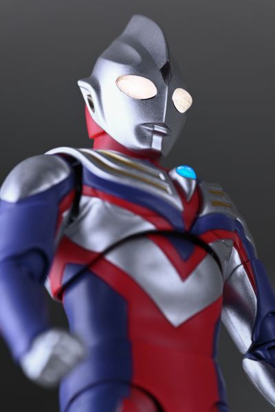 S.H.Figuarts（真骨雕制法）迪迦奥特曼 复合型 -奥特之星版-