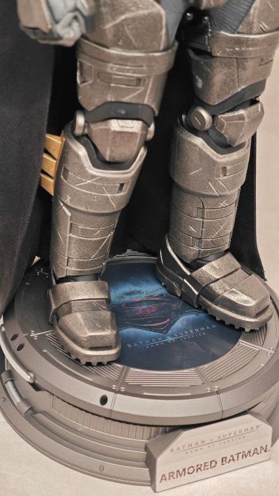 MMS349 蝙蝠侠大战超人：正义黎明 装甲蝙蝠侠 珍藏人偶