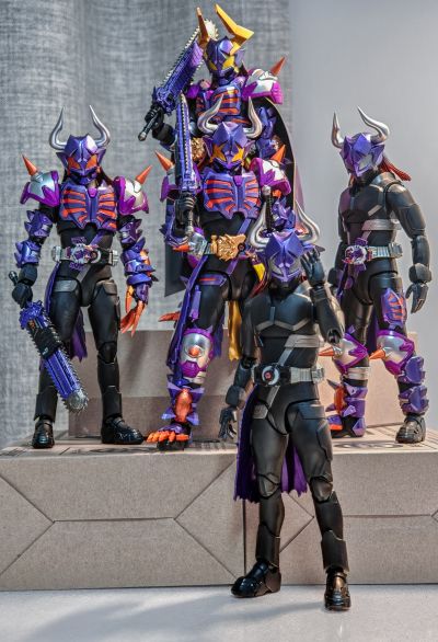S.H.Figuarts 假面骑士霸牛 狂热僵尸形态