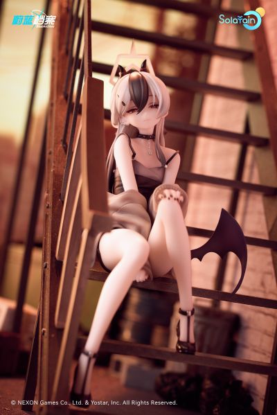 蔚蓝档案 鬼方佳代子（礼服）纪念大厅版