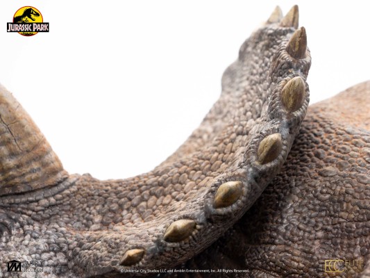 侏罗纪公园 病态三角龙 - 1:8 比例模型
