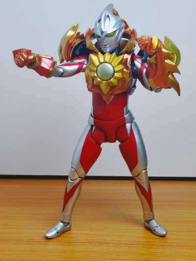 S.H.Figuarts 灼日装甲