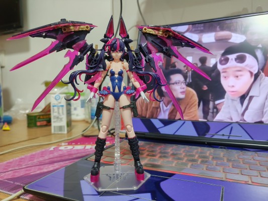 女神装置 欲望少女 突击者