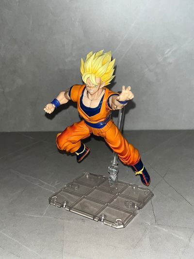 S.H.Figuarts 超级赛亚人孙悟空〈决战开幕〉