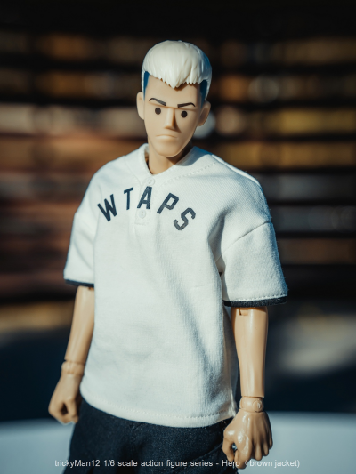 Hero人偶 棕夹克