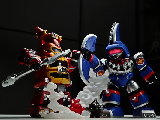 QOSMOS X 铁甲小宝  卡布达巨人