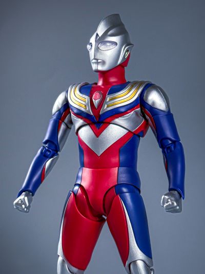 S.H.Figuarts（真骨雕制法）迪迦奥特曼 复合型 -奥特之星版-