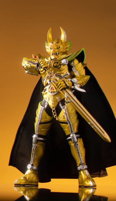 S.H.Figuarts（真骨雕制法） 黄金骑士牙狼（冴岛钢牙）牙狼20周年纪念版